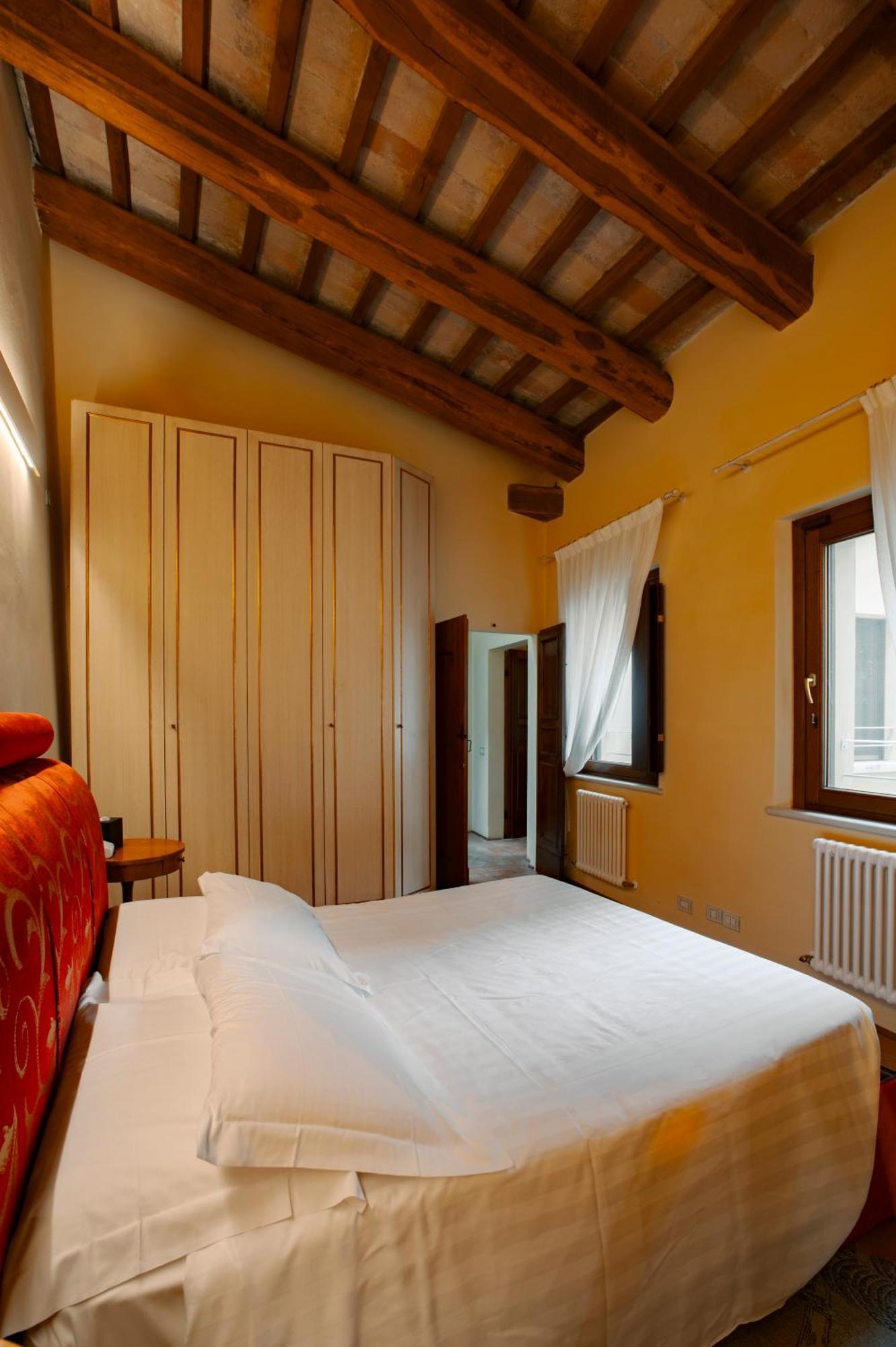 Urbino Apartments - Palazzo Paltroni Studio 외부 사진